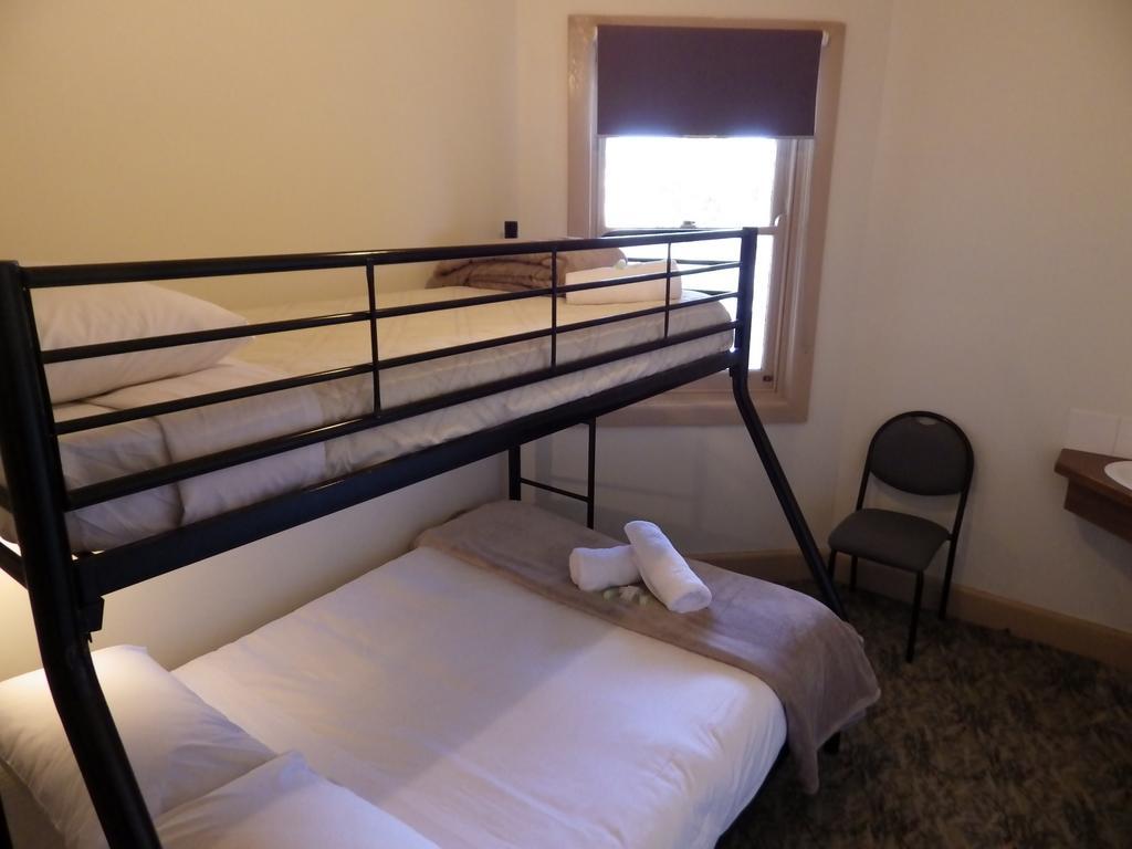 מנספילד Delatite Hotel מראה חיצוני תמונה